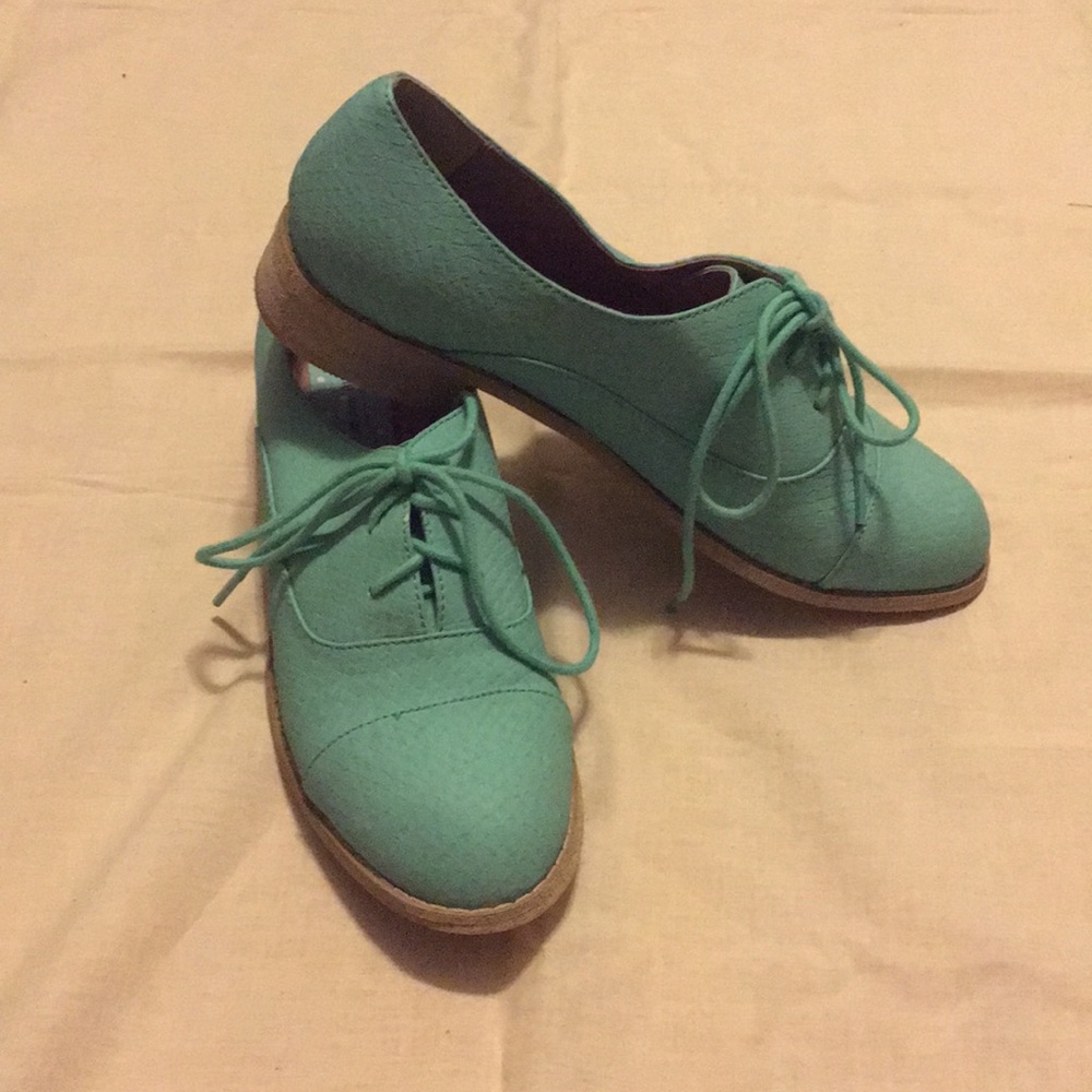 Like New Oxfords